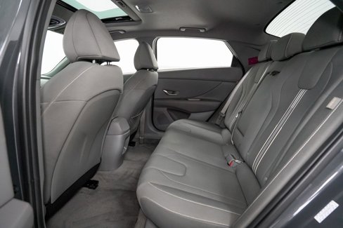 Used 2025 Hyundai Elantra SEL image 23