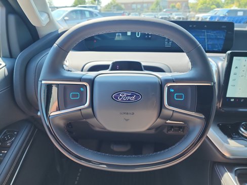 New 2025 Ford Expedition Platinum image 12