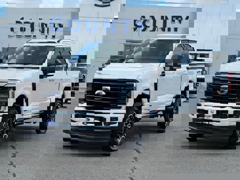 New 2025 Ford F250 Platinum image 2