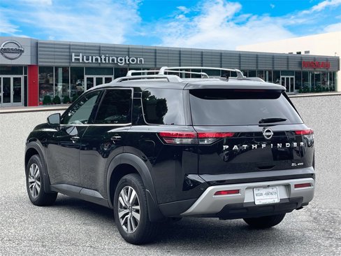 Certified 2024 Nissan Pathfinder SL image 8