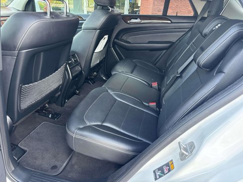 Used 2014 Mercedes-Benz ML 350 BlueTEC 4MATIC image 9