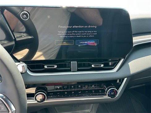 New 2026 Chevrolet Equinox LT w/ Convenience Package II image 23