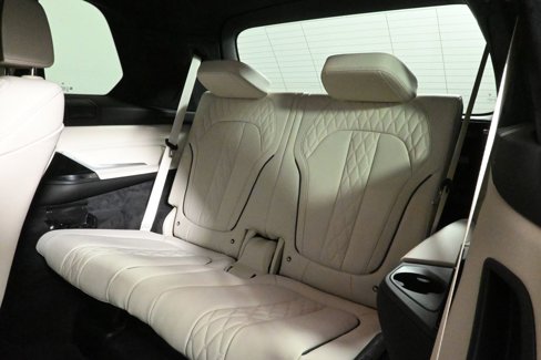 New 2026 BMW X7 M60i image 35