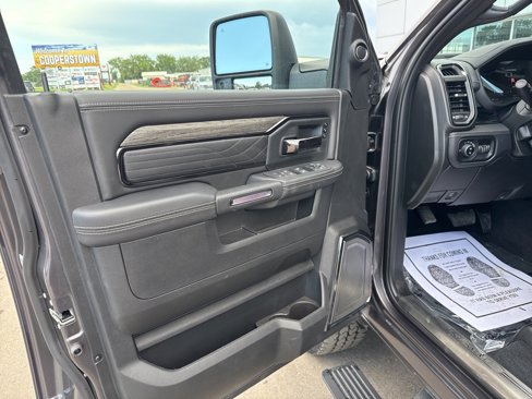New 2025 RAM 3500 Limited image 15