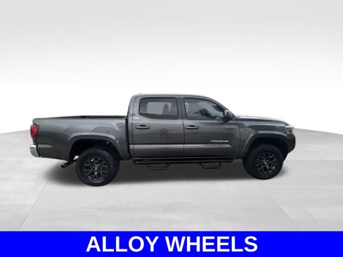 Used 2022 Toyota Tacoma SR5 image 3