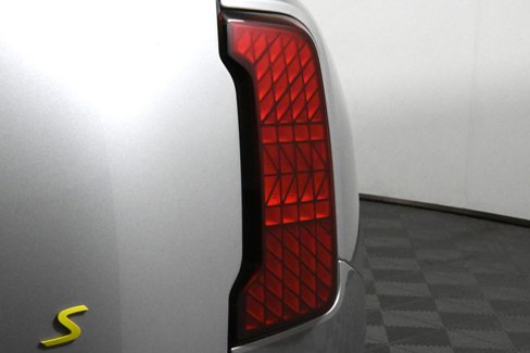 Used 2025 MINI Cooper Countryman SE w/ Comfort Package Max image 13