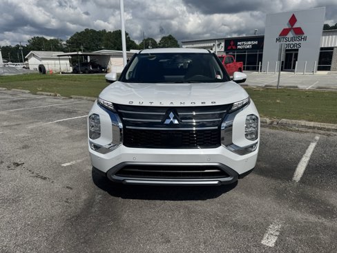 New 2025 Mitsubishi Outlander SE image 2