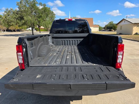 Used 2021 Ford F350 Lariat w/ Chrome Package image 28