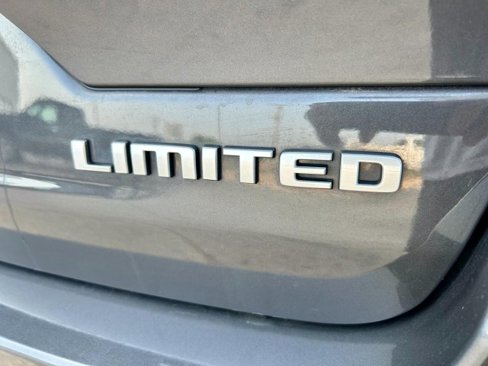 Used 2024 Jeep Grand Cherokee Limited image 11