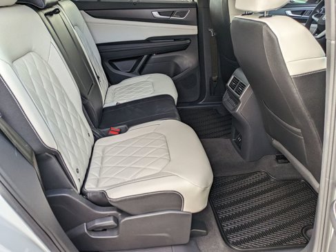 Used 2025 Volkswagen Atlas Cross Sport SEL Premium R-Line image 30
