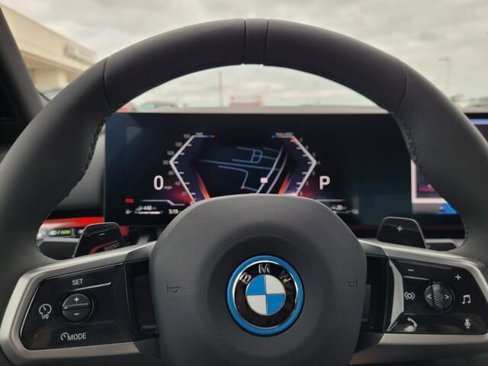 New 2026 BMW 550e xDrive w/ Executive Package image 14
