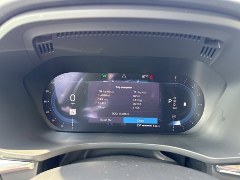 Certified 2025 Volvo XC60 B5 Plus image 23