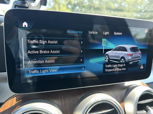 Used 2020 Mercedes-Benz GLC 300 4MATIC image 38