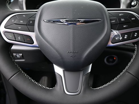 New 2025 Chrysler Pacifica Select image 26