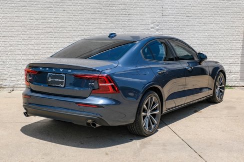 Used 2021 Volvo S60 T5 Momentum image 8