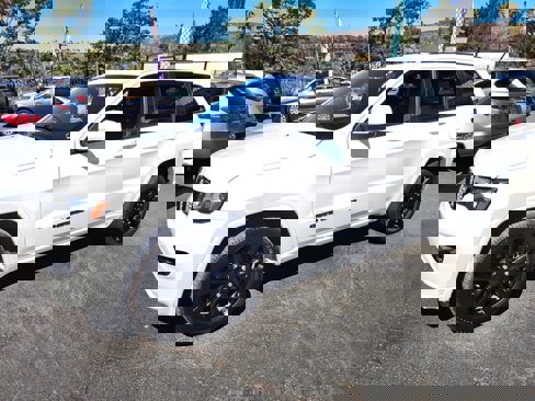 Used 2018 Jeep Grand Cherokee Altitude image 7