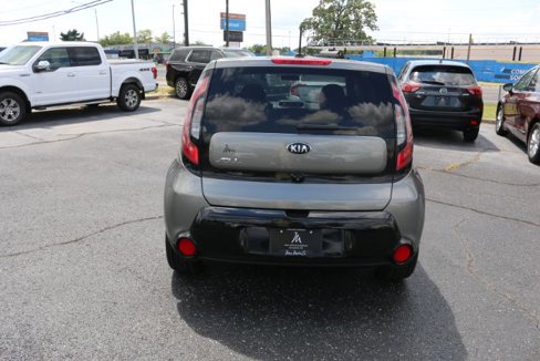 Used 2016 Kia Soul + image 7