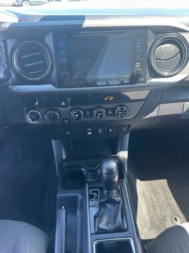 Used 2018 Toyota Tacoma TRD Sport w/ Technology Package image 10