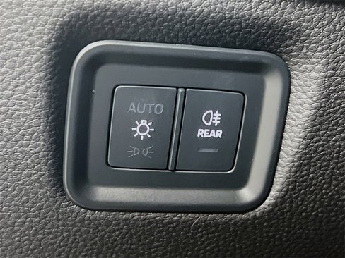 Used 2025 Porsche Cayenne Coupe image 11
