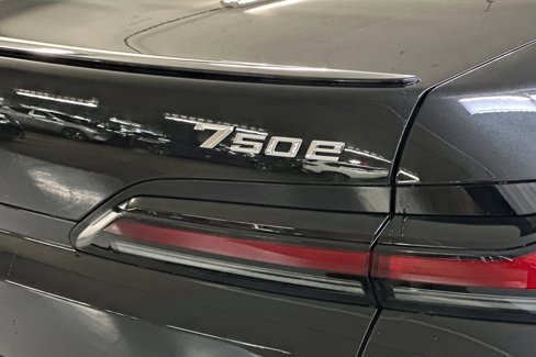 New 2026 BMW 750e xDrive image 20