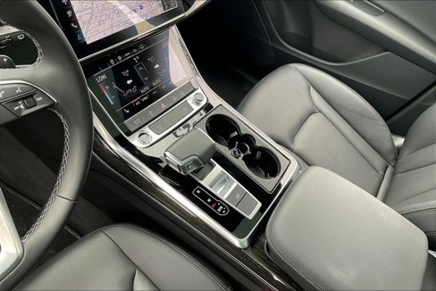 Certified 2025 Audi Q7 3.0T Premium image 17