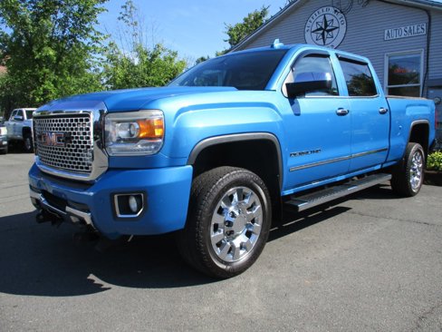 Used 2015 GMC Sierra 2500 Denali w/ Suspension Package, Off-Road image 2