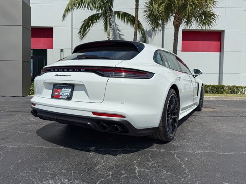 Used 2023 Porsche Panamera 4 w/ Premium Package image 13