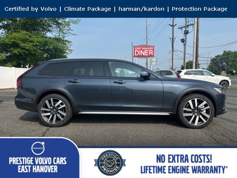 Used 2025 Volvo V90 B6 Cross Country Plus w/ Climate Package image 9