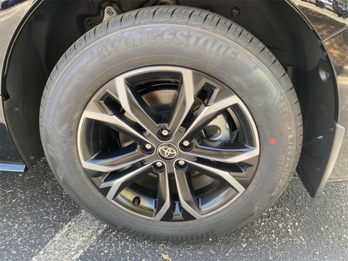 New 2025 Toyota Sienna Platinum image 9