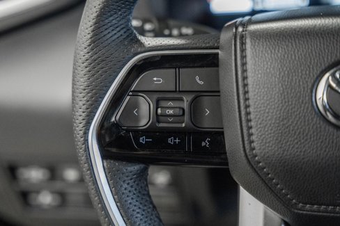 Used 2023 Toyota Sequoia Platinum image 41