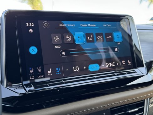 Certified 2024 Volkswagen Atlas Cross Sport SE w/ Panoramic Sunroof Package image 26