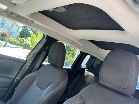 Used 2016 Jeep Renegade 75th Anniversary image 27