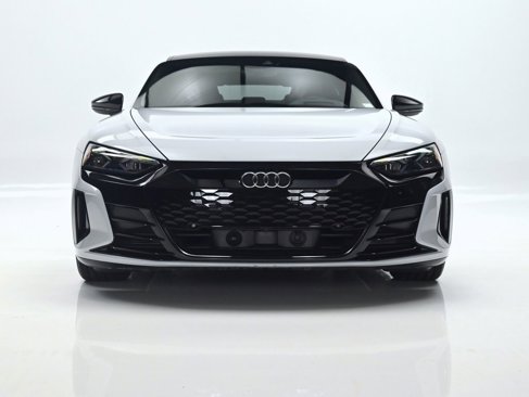 Used 2022 Audi e-tron GT Prestige image 33