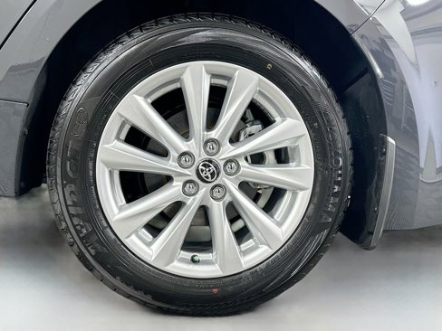 Certified 2025 Toyota Corolla XLE image 31
