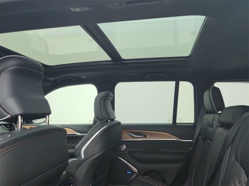 New 2025 Jeep Grand Cherokee Summit image 31