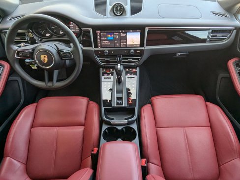 Certified 2025 Porsche Macan image 22
