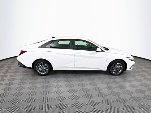 Certified 2025 Hyundai Elantra Blue w/ Cargo Package image 4
