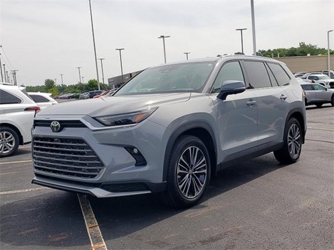 Used 2025 Toyota Grand Highlander AWD Hybrid image 3