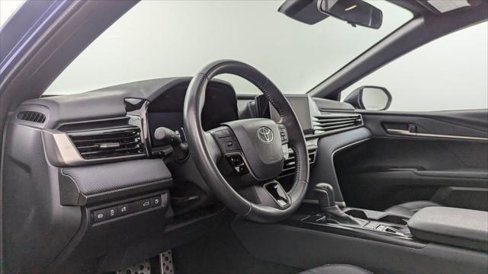 Used 2025 Toyota Camry SE image 23