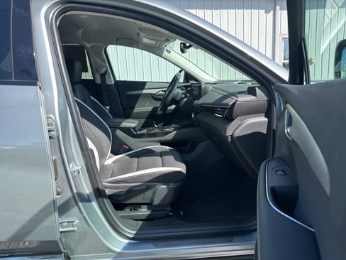 Used 2025 Buick Envision Sport Touring image 17