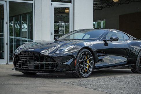 New 2025 Aston Martin Vanquish Coupe image 17