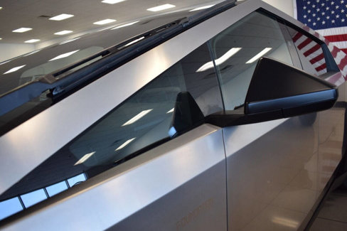 Used 2024 Tesla Cybertruck AWD Crew Cab image 27