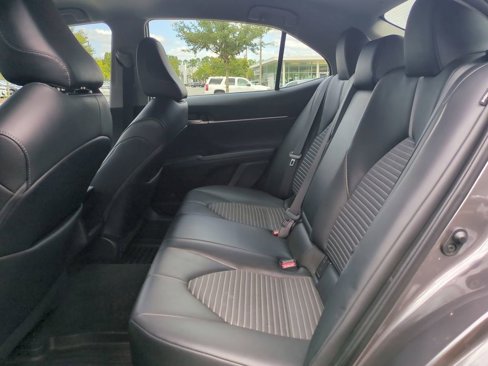 Used 2023 Toyota Camry SE image 13