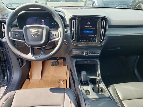 New 2026 Volvo XC40 B5 Core w/ Protection Package Premier image 11