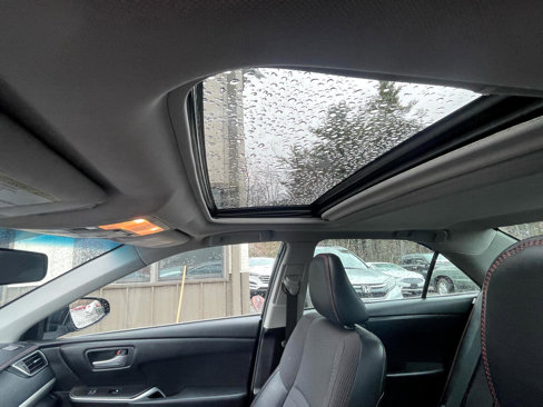 Used 2017 Toyota Camry SE image 19