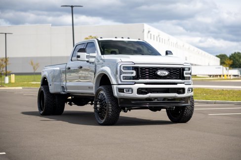 Used 2025 Ford F450 Platinum w/ Platinum Plus Package image 7