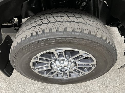 Used 2024 Ford F350 Limited image 23