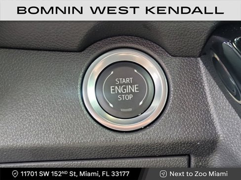 Used 2024 Chevrolet Traverse LT w/ Midnight/Sport Edition image 17