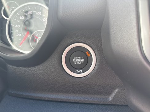 New 2025 RAM 1500 4x4 Crew Cab image 26