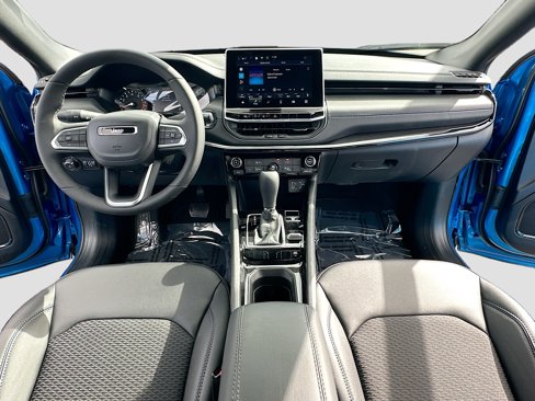 New 2026 Jeep Compass Latitude image 3